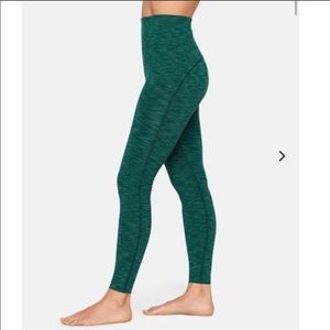 Outdoor Voices Flow 7/8 Leggings in Conifer
